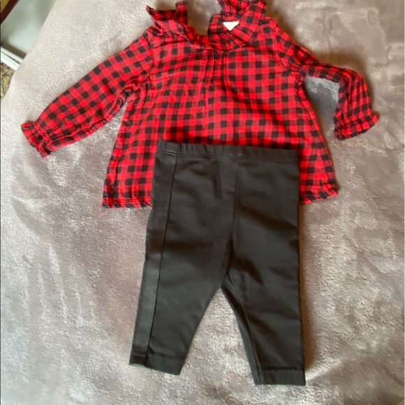 Ralph Lauren - Baby girl outfits. Flowered sleeper & red & black outfit. Size 3m - Picture 7 of 11